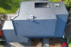 Dachsanierung // Erlus Linea // Prefa Aluminiumblech